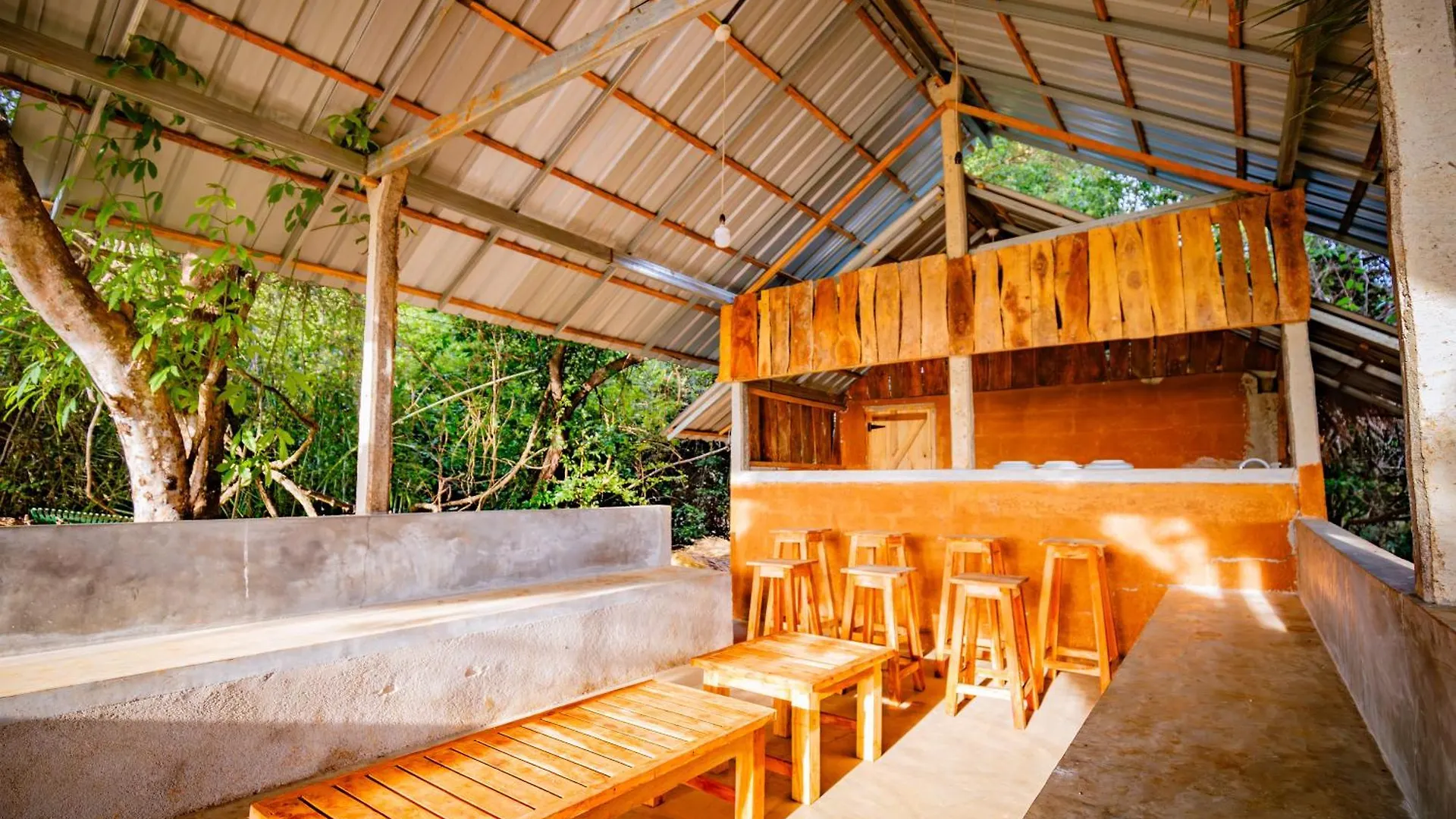 Luxury tent Wisdom Camping And Glamping Moragaswewa Sri Lanka